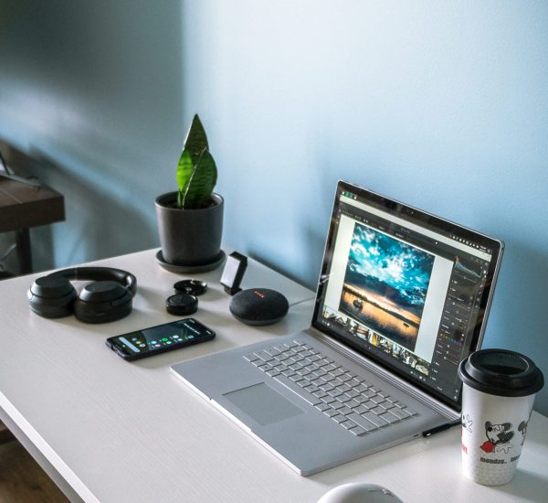 christian-lambert-7BFrHKycXg0-unsplash